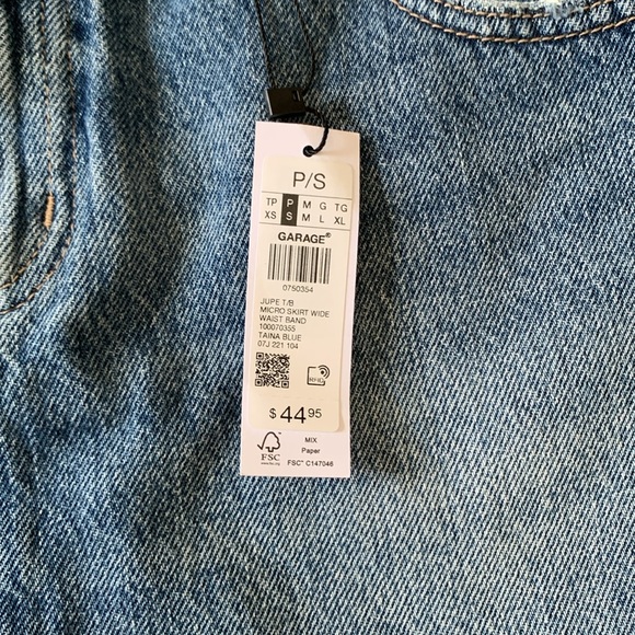 Selling brand new denim skirt, size small. - Picture 2 of 4